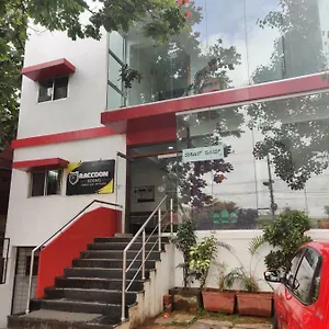 raccoon-rooms.mysorehotels.org/