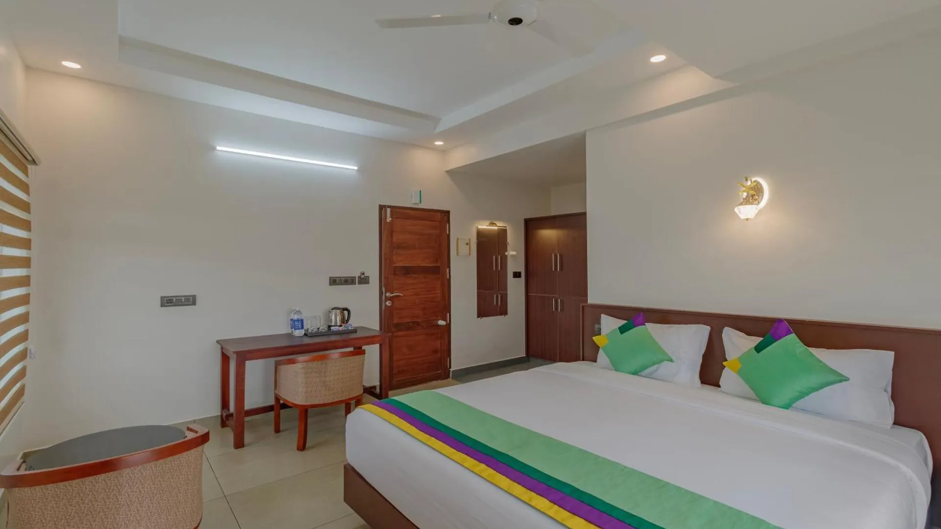Treebo Amigos Residency Cochin Airport Hotel Kochi 3*,